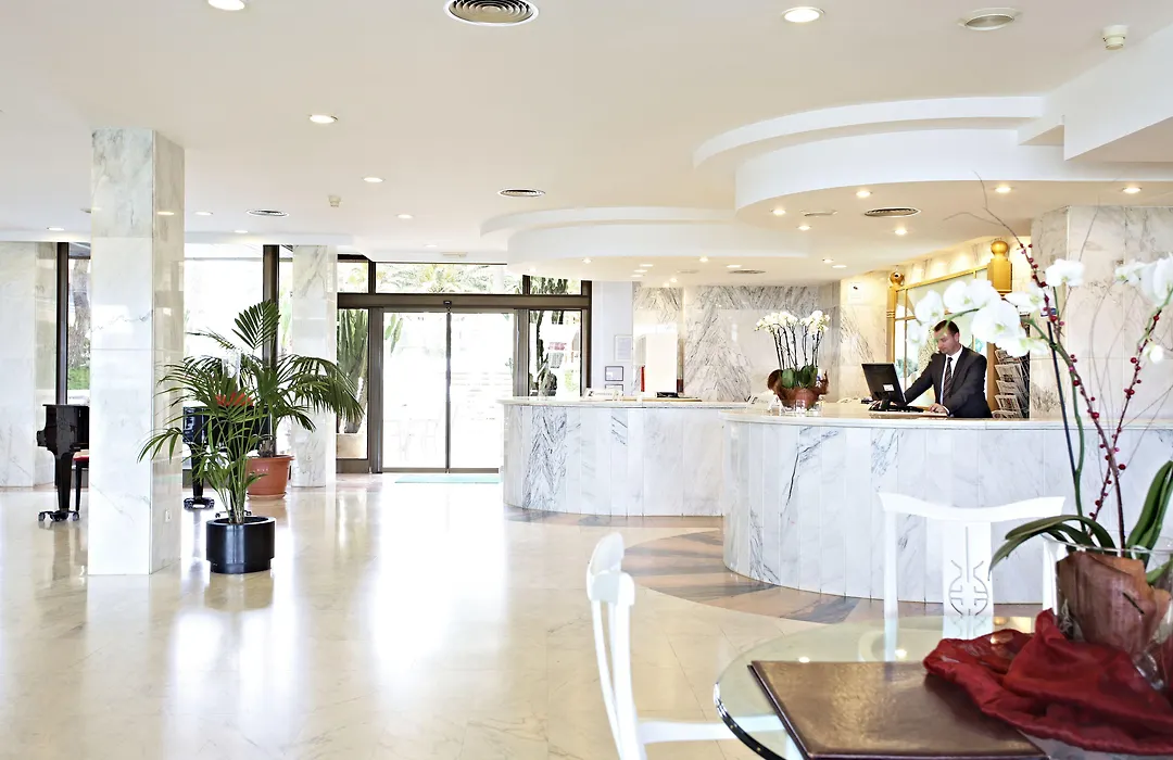 Hotel & Spa S'Entrador Playa-1
